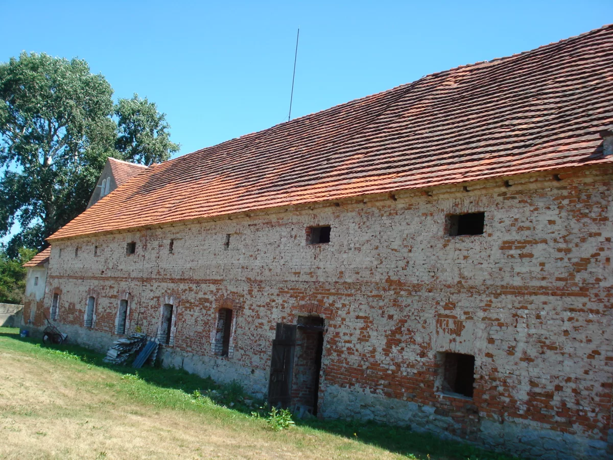 spszedam obiekty folwarczne