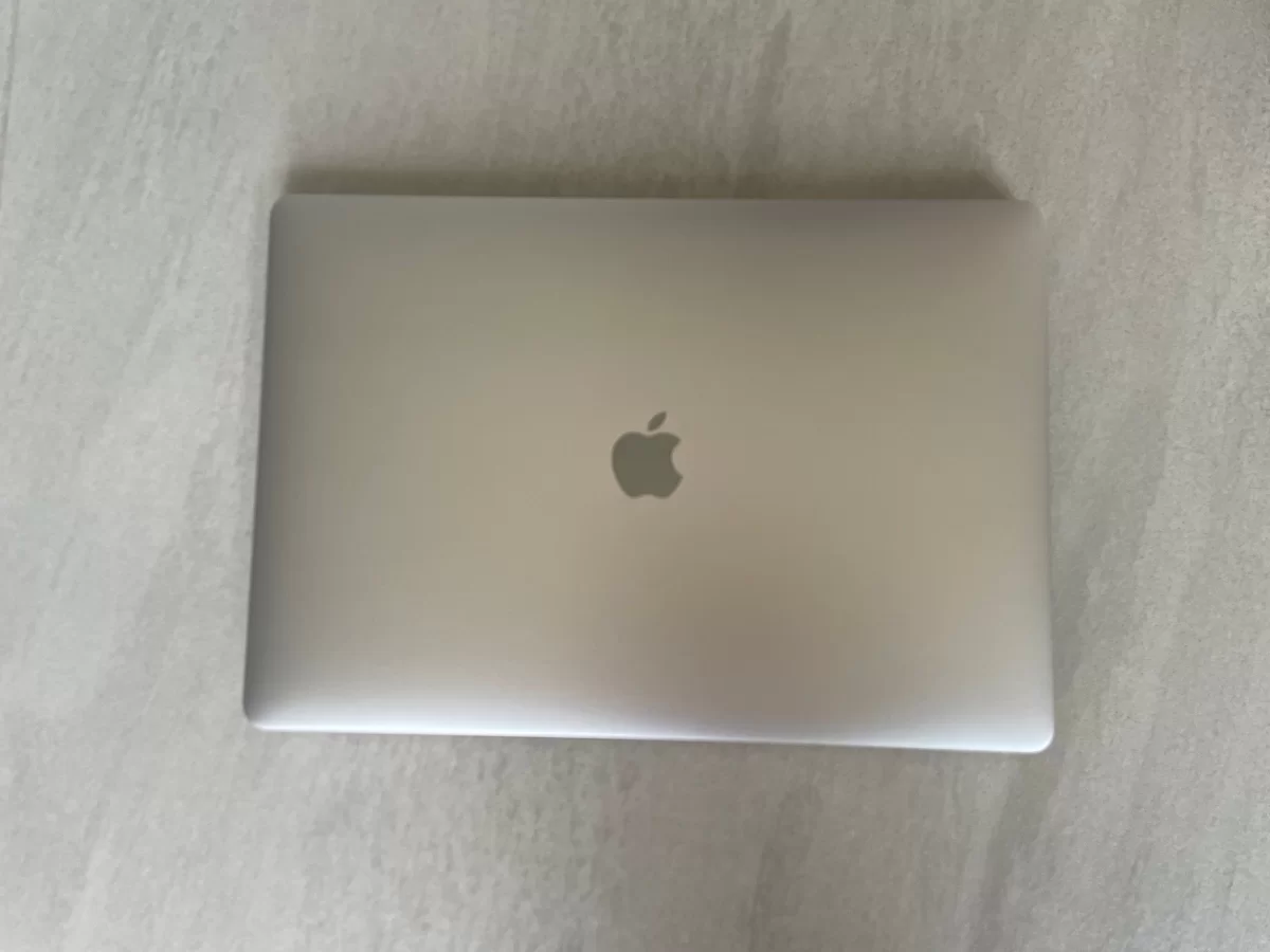 MacBook Pro 15.4 2019 Procesor Intel core i7