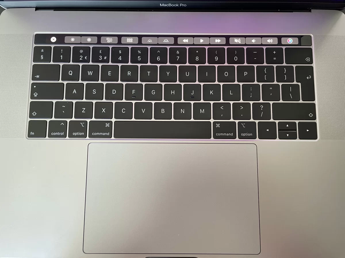 MacBook Pro 15.4 2019 Procesor Intel core i7