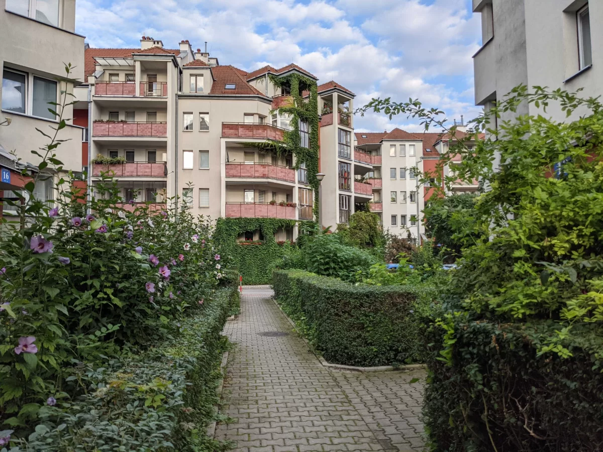Klimatyzowany pokój jednoosobowy z gabinetem ul. Pszona (ul. Pilotów)