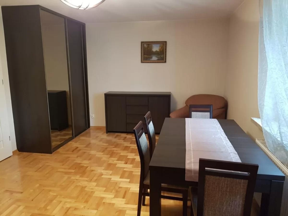 Dwupokojowe mieszkanie 65m2 z tarasem. Opłaty wliczone w cenę.