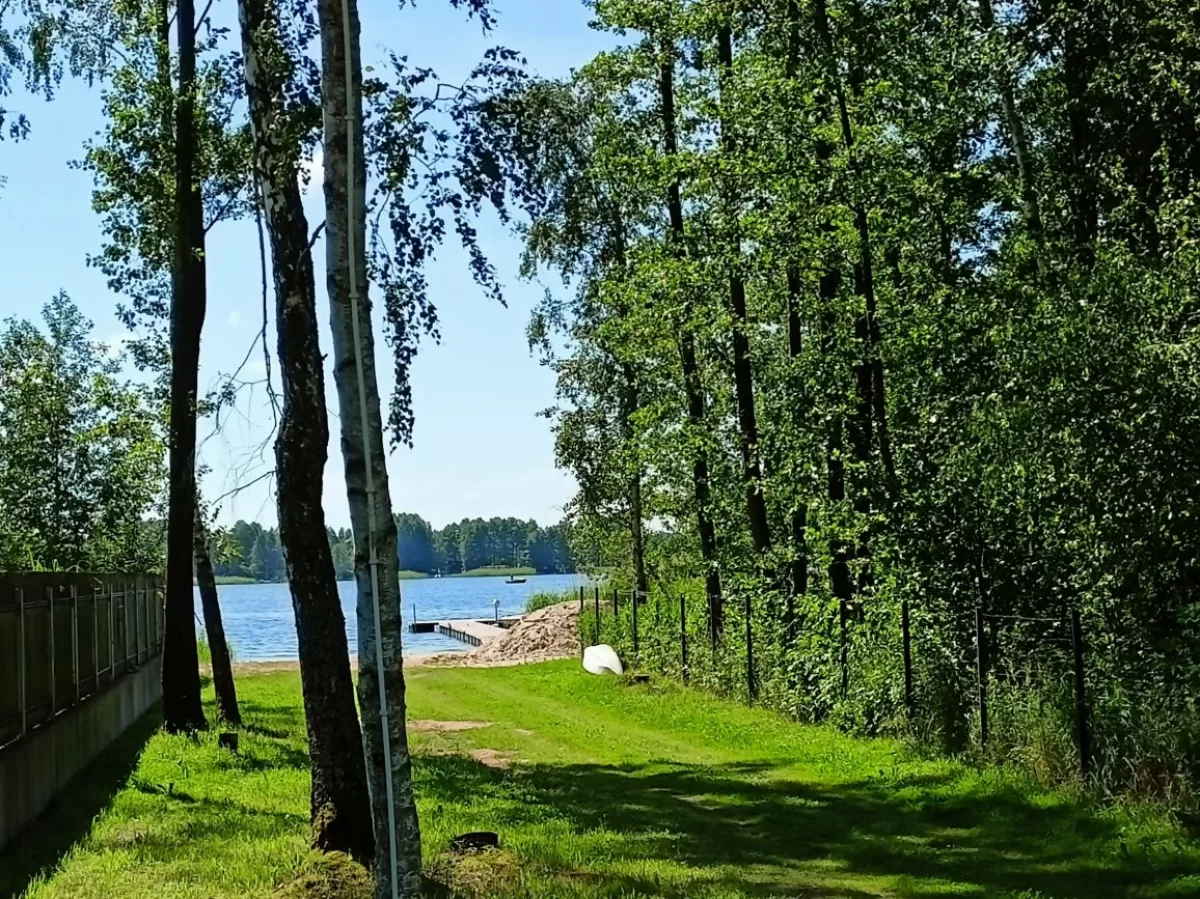 Sprzedam działkę budowlaną koło Piszu w Rostkach z dostępem do jeziora