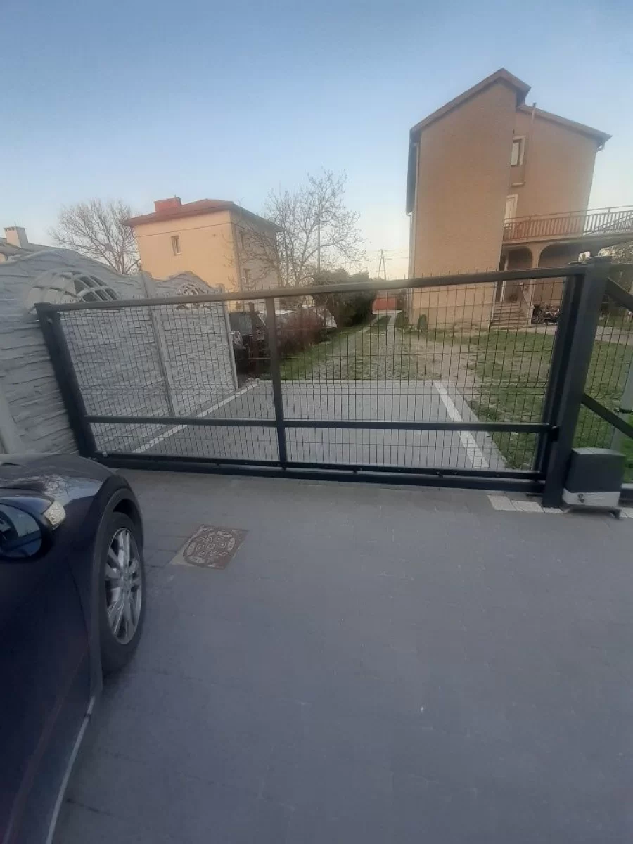 Dom umeblowany I wyposażony,gotowy do zamieszkania z dużym ogrodem