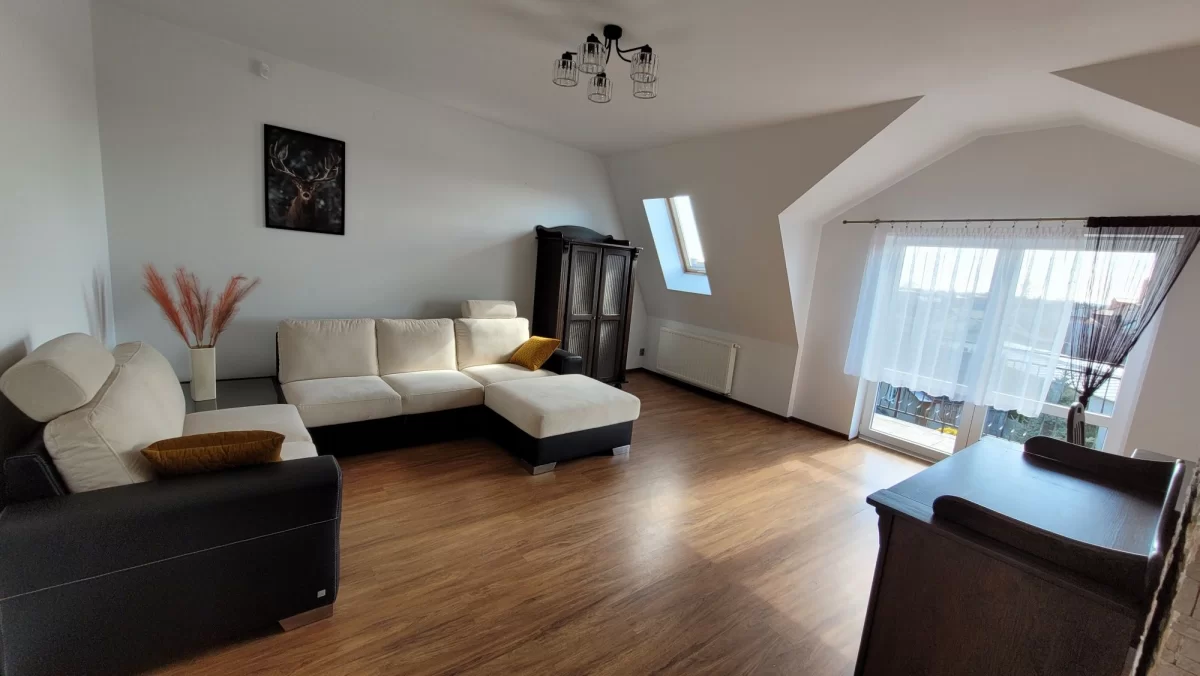 Wynajmę mieszkanie 102m2, bez czynszu zamknięte podwórko wolne od ręki