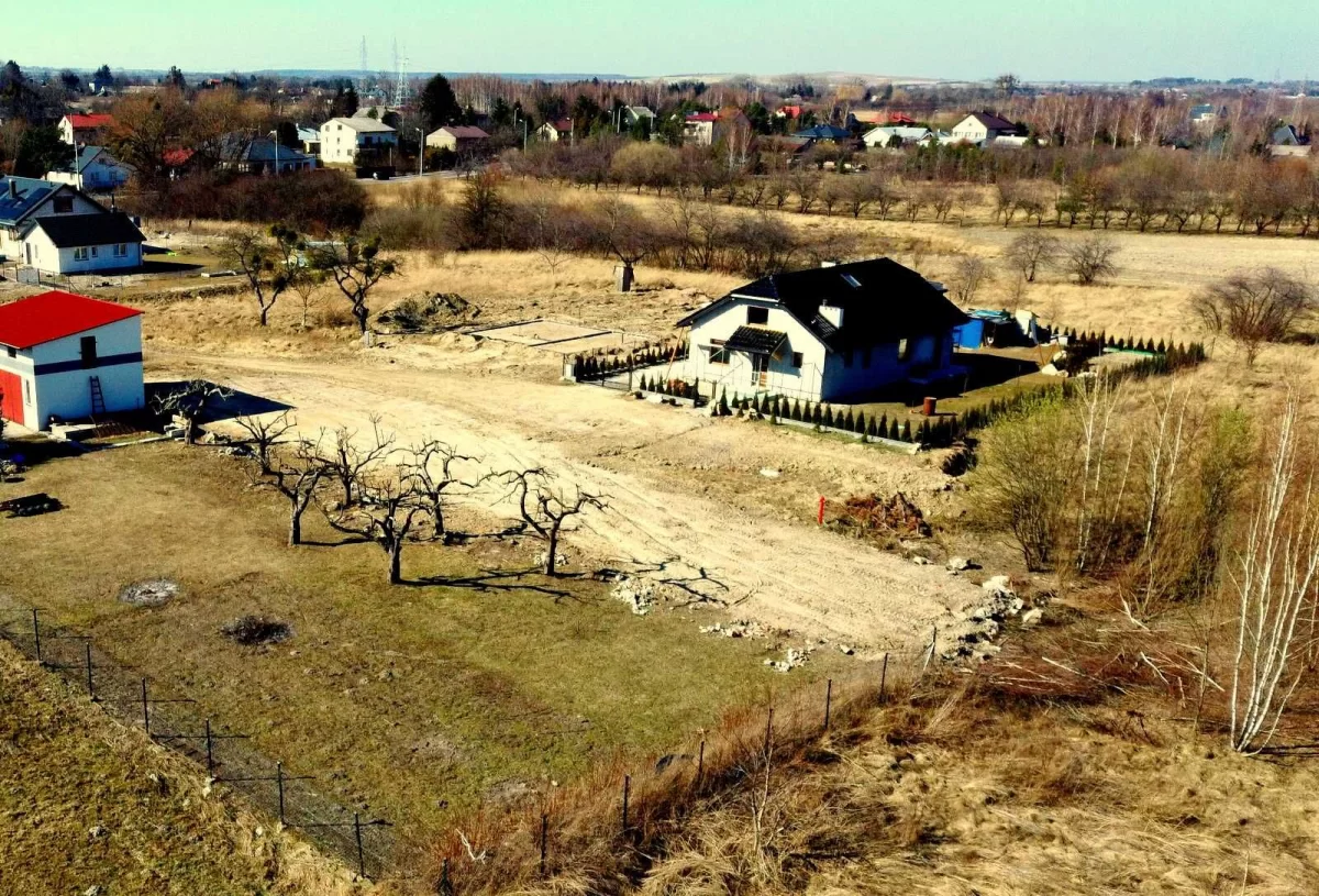 Działka 700 m2 ul. Białowieska - świetna lokalizacja, media, dojazd