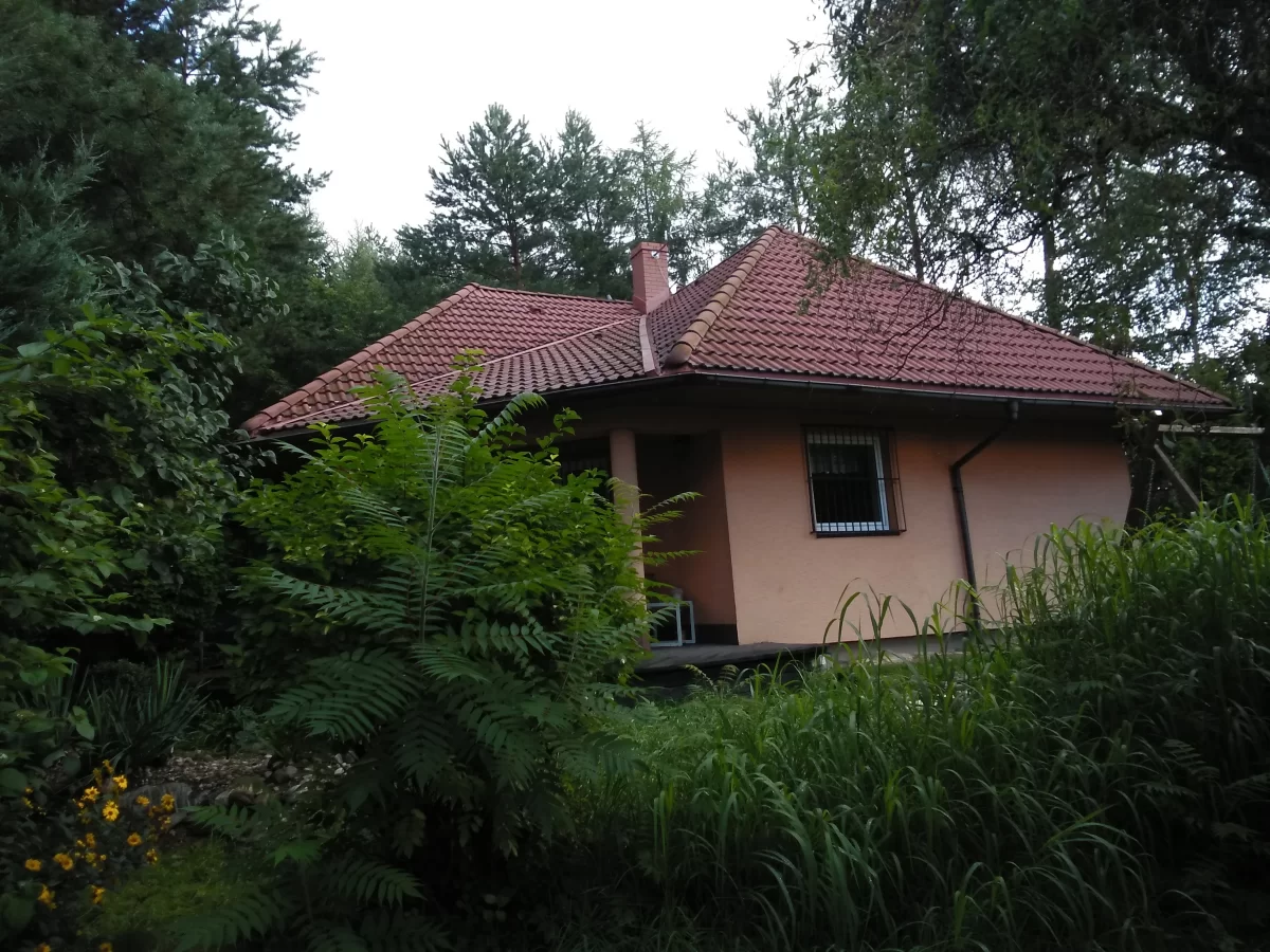 Zielona posiadłosc z domem na Kaszubach nieopodal Stężycy