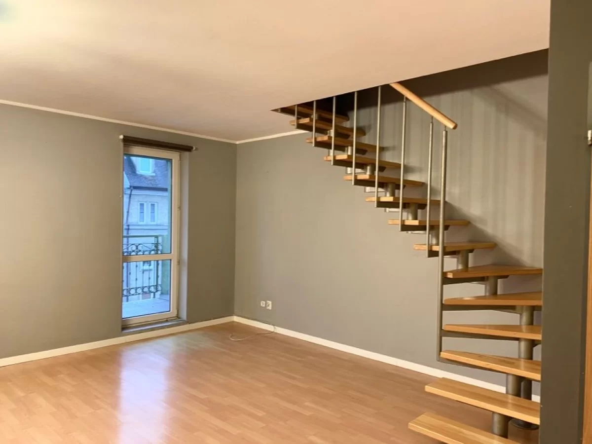 Wynajmę dwupoziomowe mieszkanie, duży balkon oraz dwie łazienki