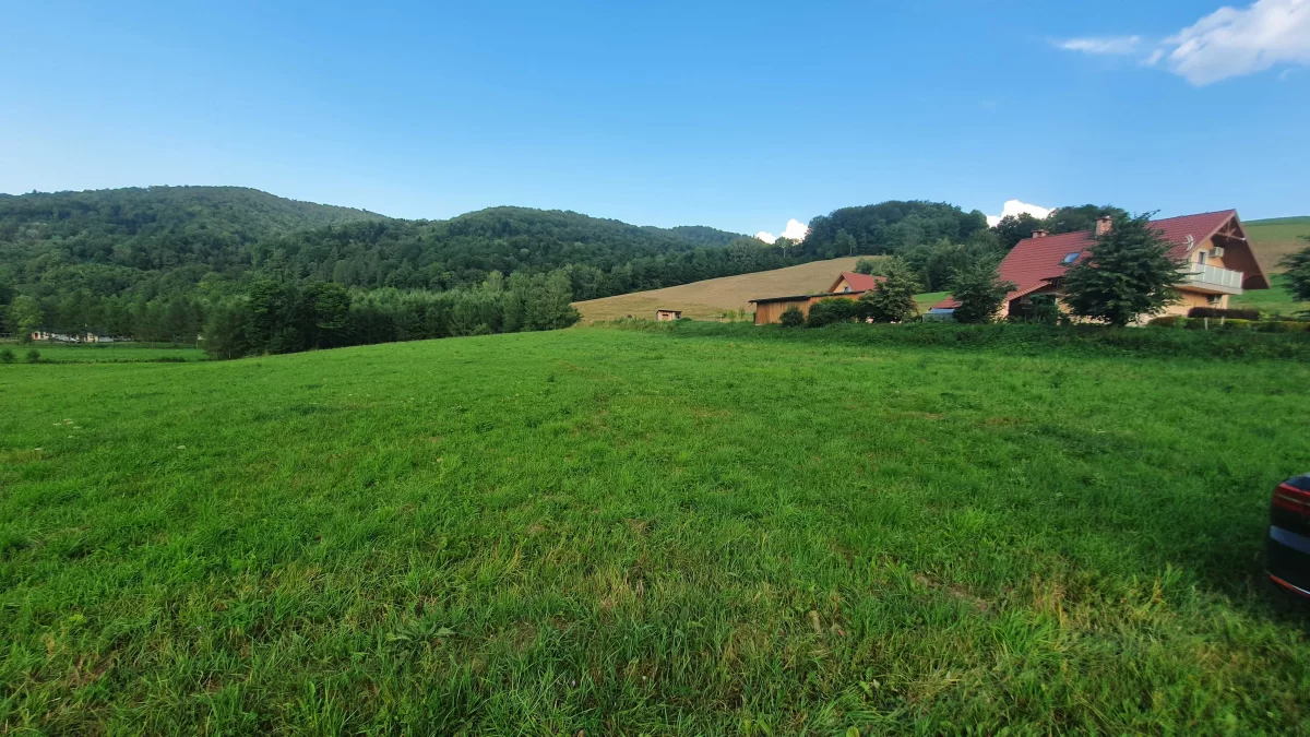 Działka nad rzeką w Bieszczadach (15,68 arów)