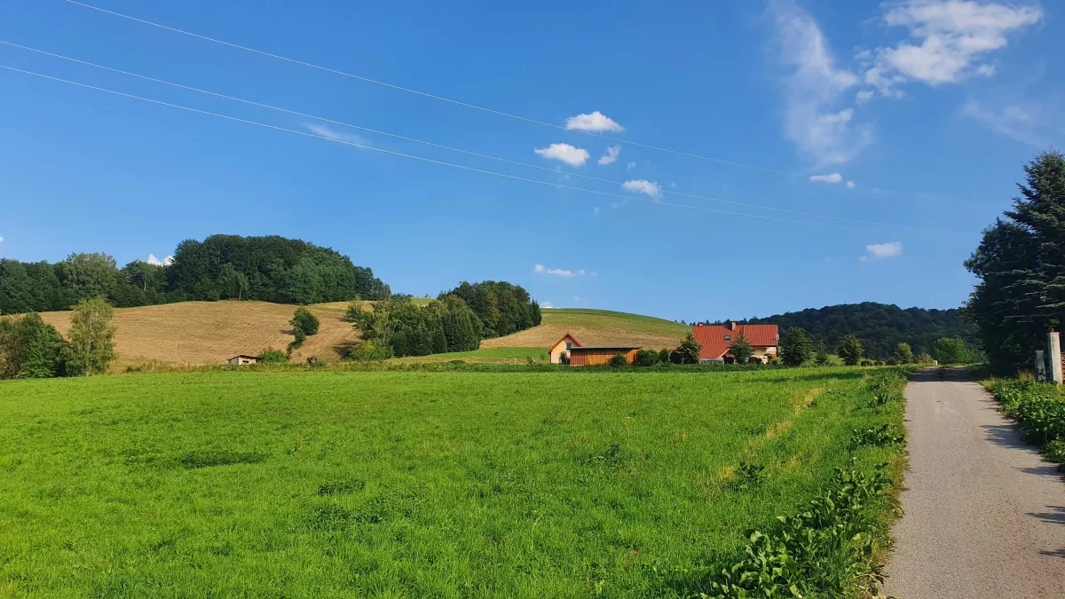 Działka nad rzeką w Bieszczadach (15,68 arów)