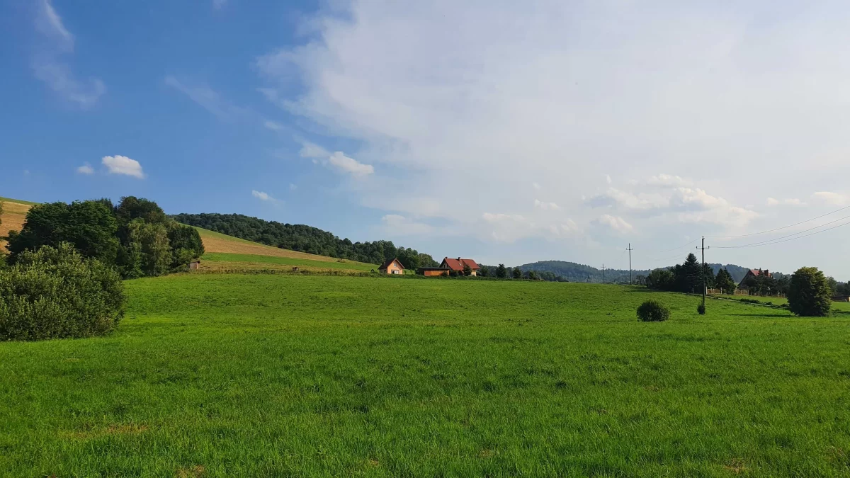 Działka nad rzeką w Bieszczadach (15,68 arów)
