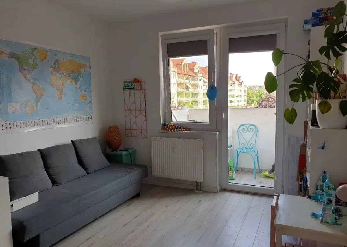 3pok, 51met, Okolice Radkowskiej BALKON/2005 (Wrocław)