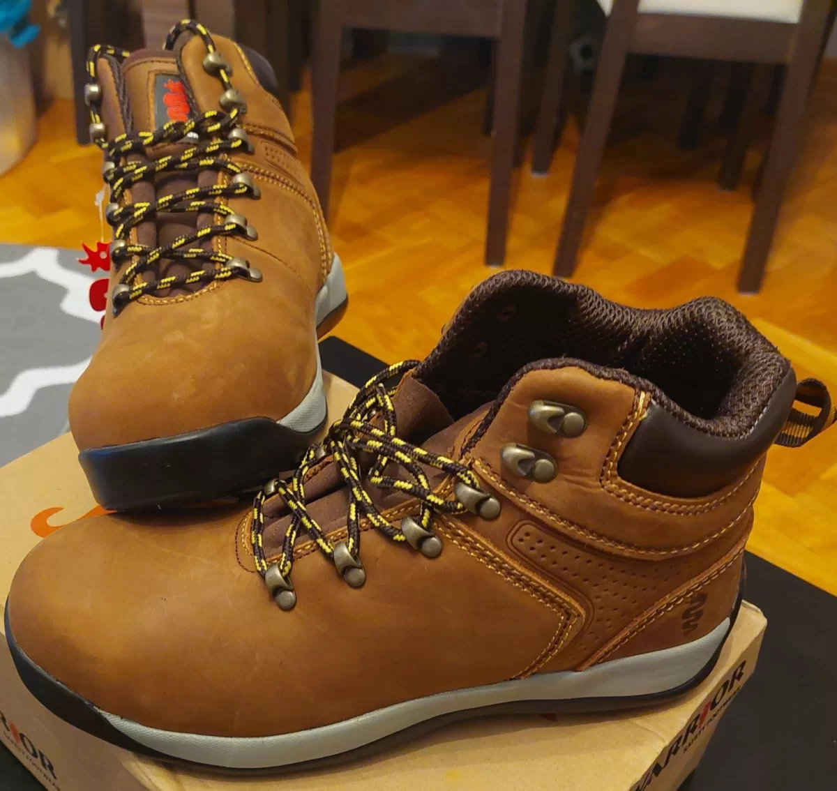 Buty robocze rozmiar 42. Warrior oddychające z UK