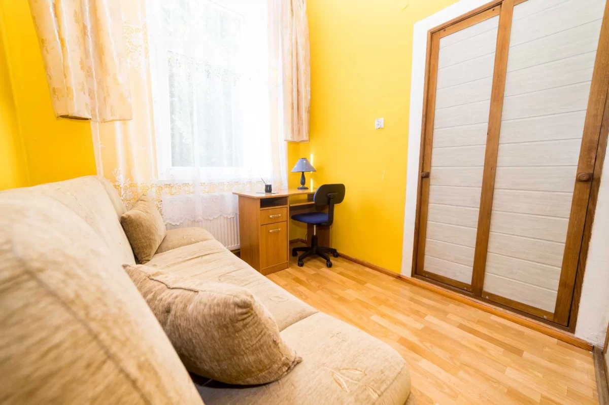 Sprzedam słoneczne mieszkanie w centrum Głuszycy 3 pokoje 50m2