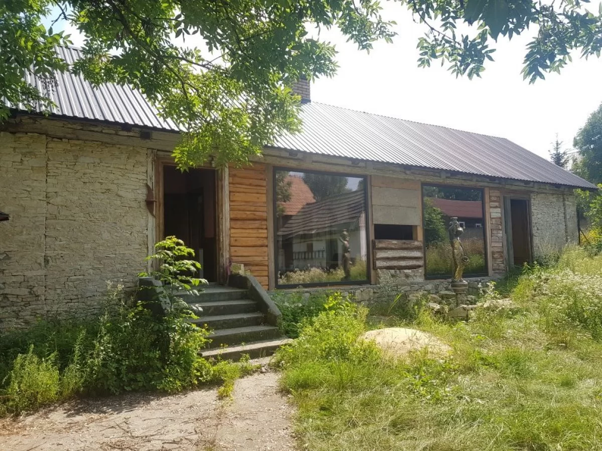 Z miasta na wieś, Domek na wsi plus łąka nad rzeką
