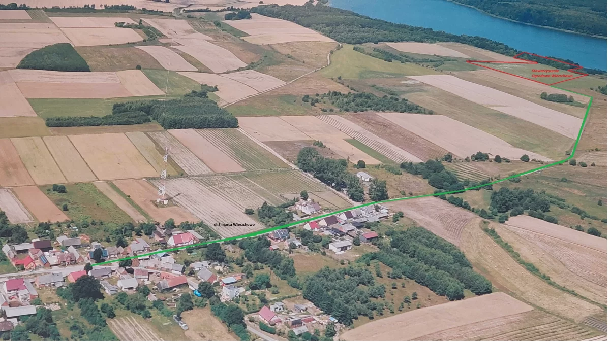 Działki rekreacyjne nad jeziorem z dostępem do plaży