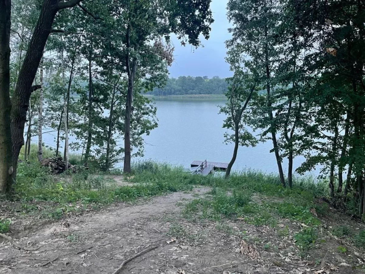 Sprzedam Dzialka Uzbrojona 750m2 nad JEZIOREM STEKLIN pow.115 ha