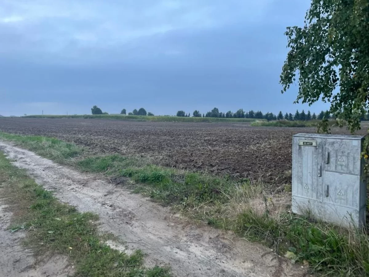 Sprzedam Dzialka Uzbrojona 750m2 nad JEZIOREM STEKLIN pow.115 ha