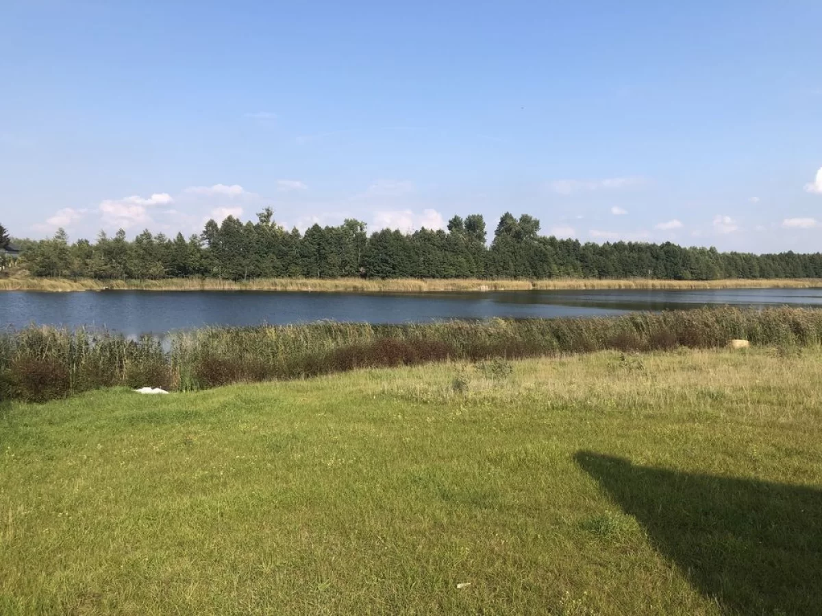 Dzialka 1000m2 z linia brzegowa jeziora, pozwolenie na budowe.