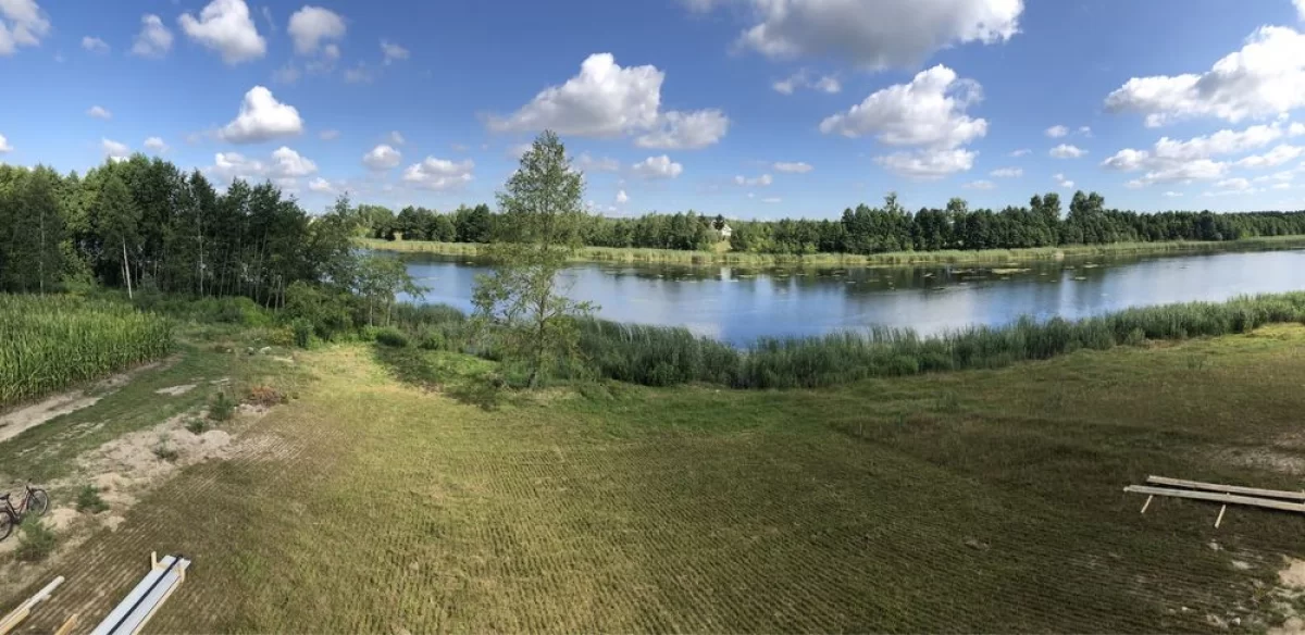 Dzialka 1000m2 z linia brzegowa jeziora, pozwolenie na budowe.