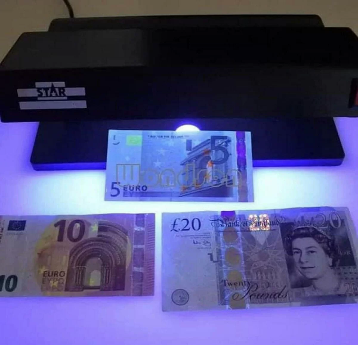 KUP 100% NIEWYKRYWALNYCH PIENIĘDZY ONLINE, DOLARÓW, GBP, EURO NOTATKI/FAŁSZYWE DOKUMENTY/CVV I ROZWIĄZANIE SSD whatapp.... +1 (512)-593-2178