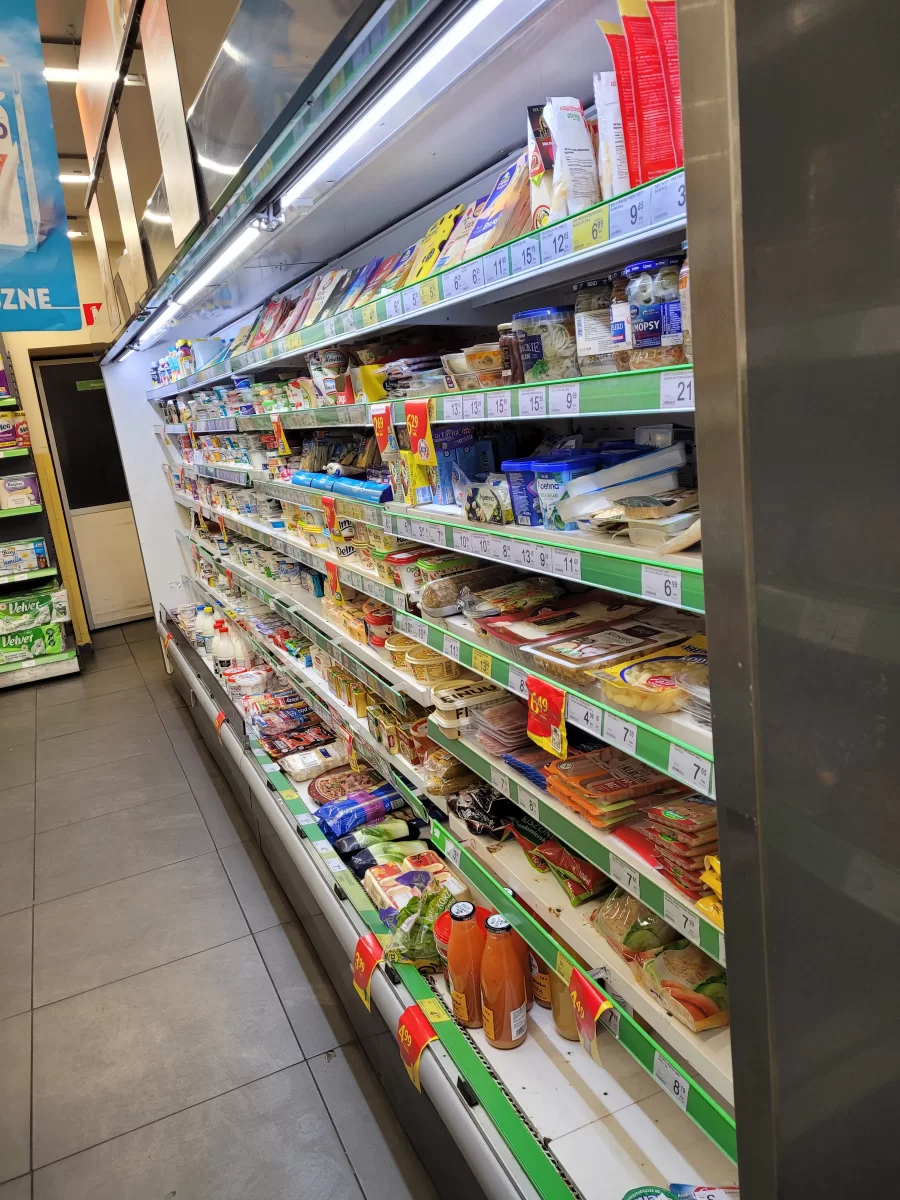 sprzedam wyposażenie sklepu