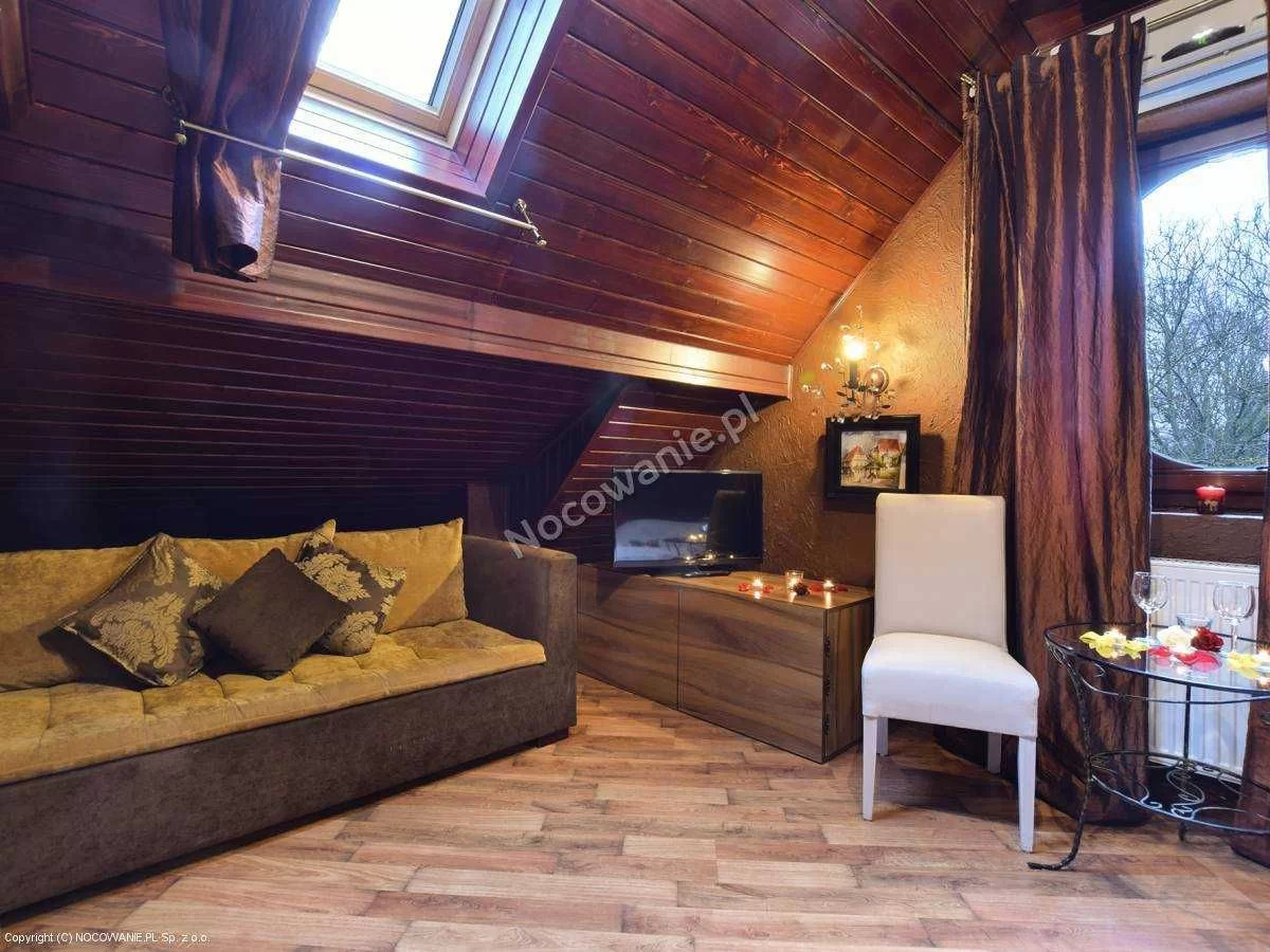Willa AHAVA noclegi BON pokoje w centrum Kazimierz Dolny - rowery, 4x4