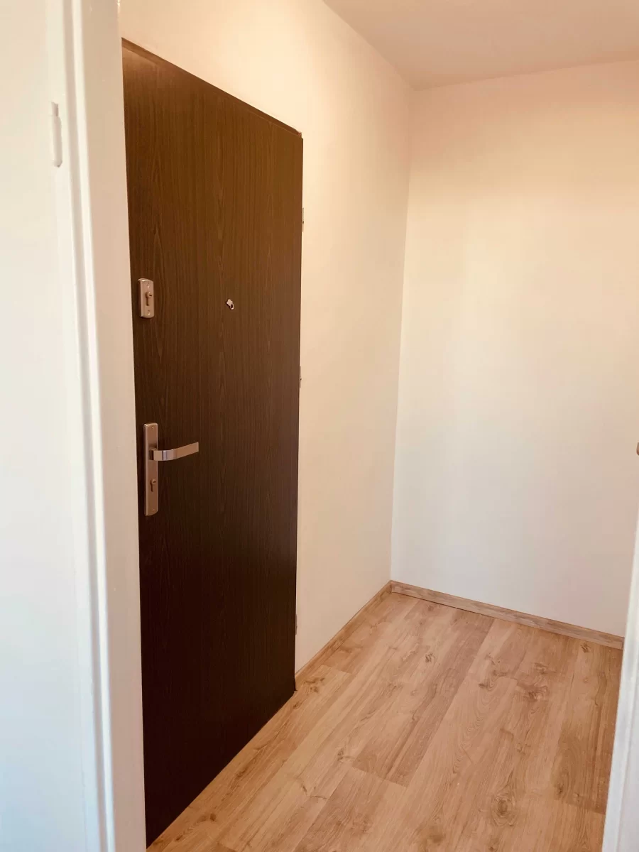 sprzedam mieszkanie Bielawa 3 pokoje, balkon, osiedle Włókniarzy