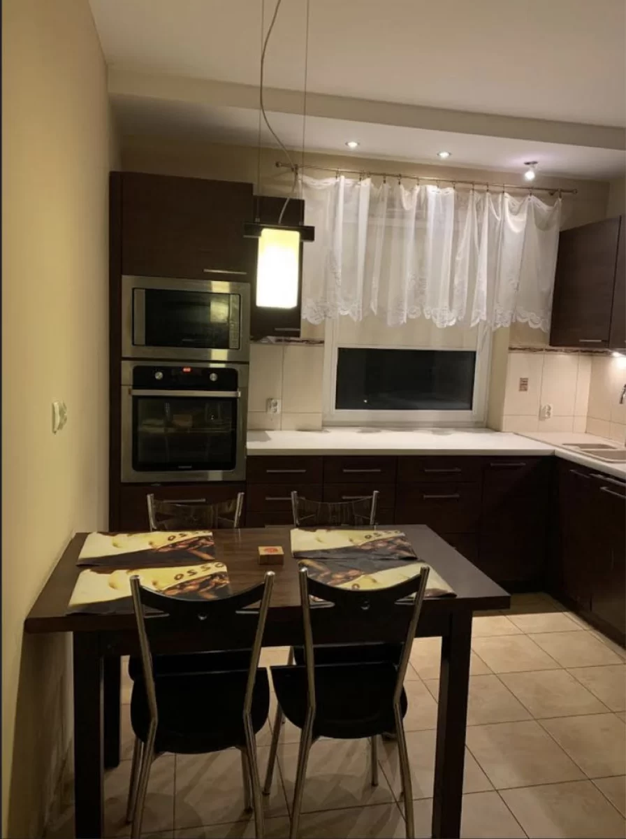 Wynajmę mieszkanie 2 pok. Kraków z oddzielna kuchnią 54m2 ul. Cystersów