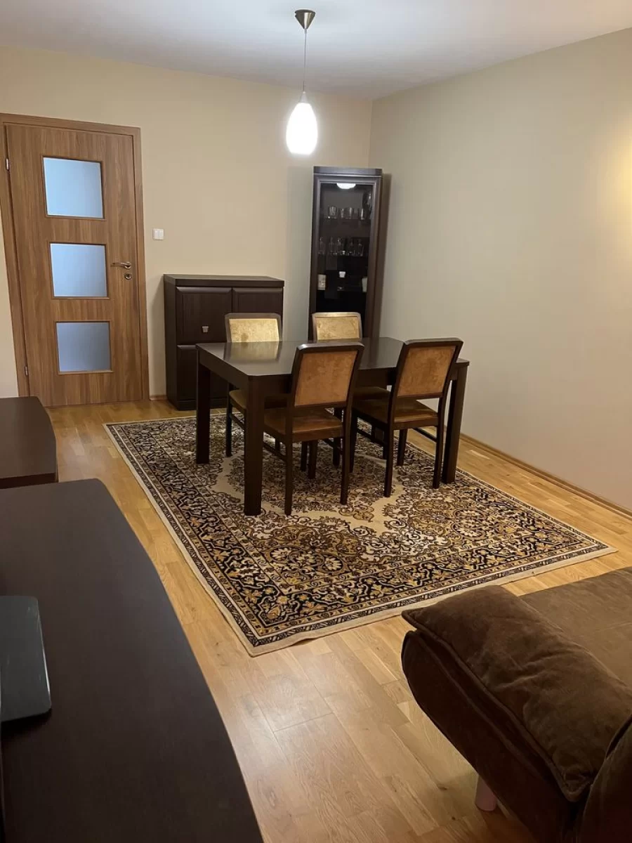 Wynajmę mieszkanie 2 pok. Kraków z oddzielna kuchnią 54m2 ul. Cystersów