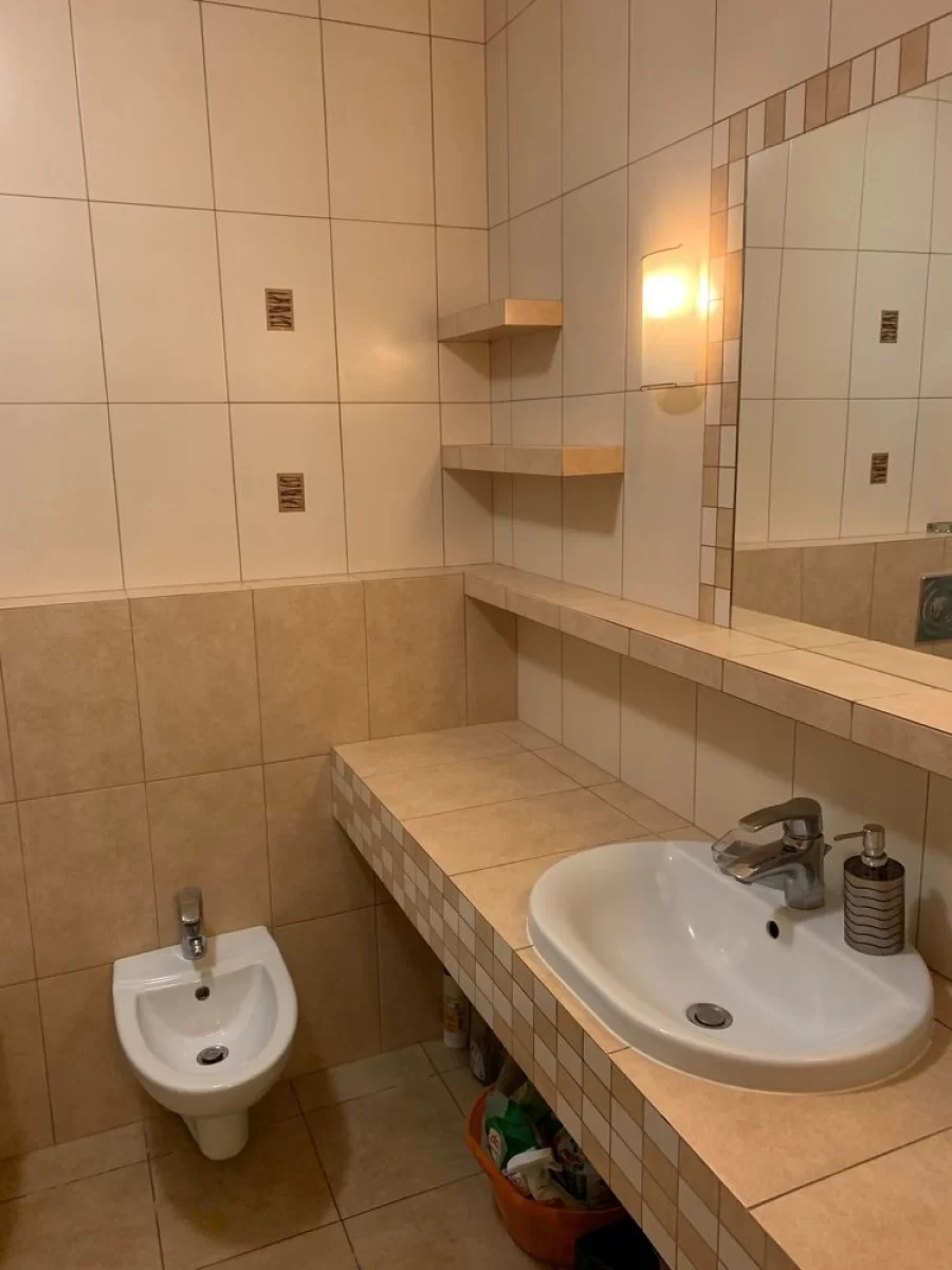 Wynajmę mieszkanie 2 pok. Kraków z oddzielna kuchnią 54m2 ul. Cystersów