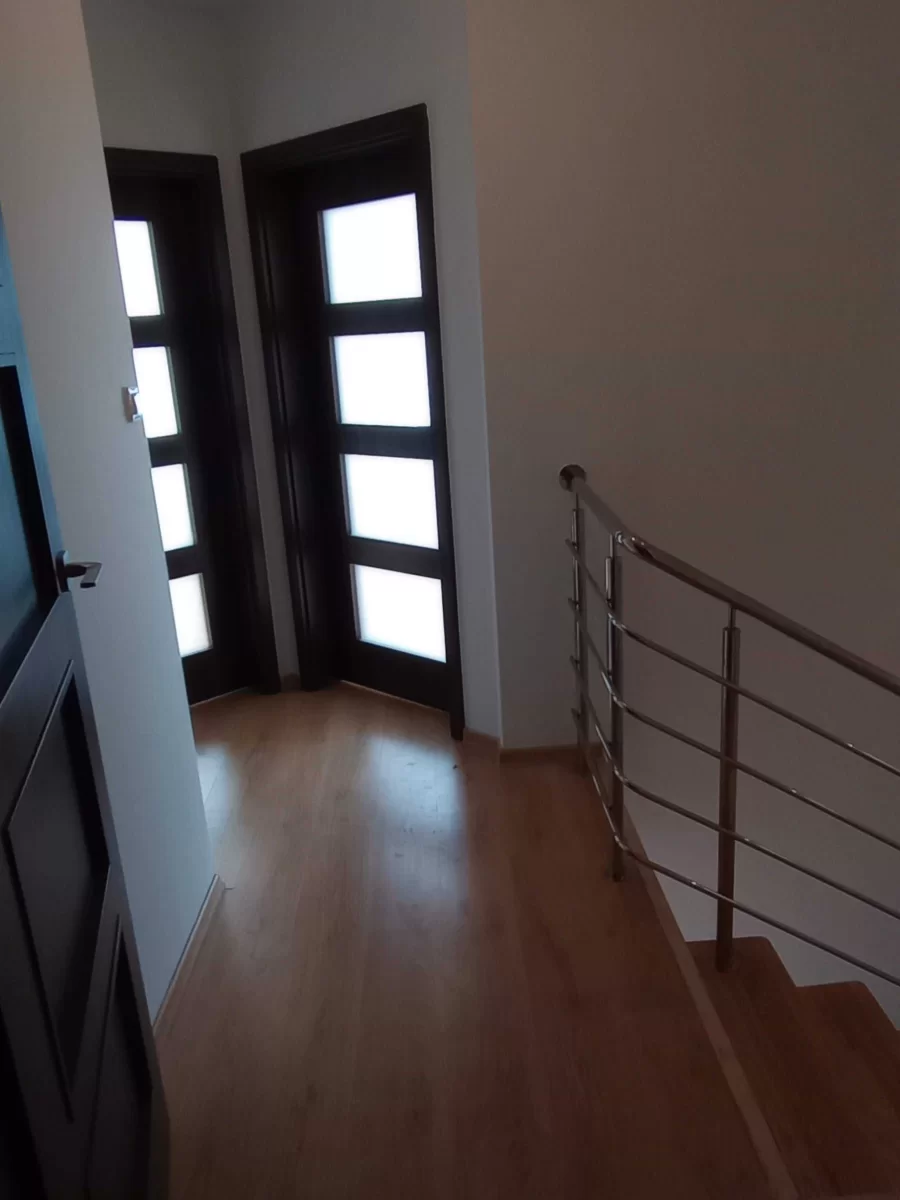 Wynajmę mieszkanie dwupoziomowe, trzypokojowe z garderobą Elbląg