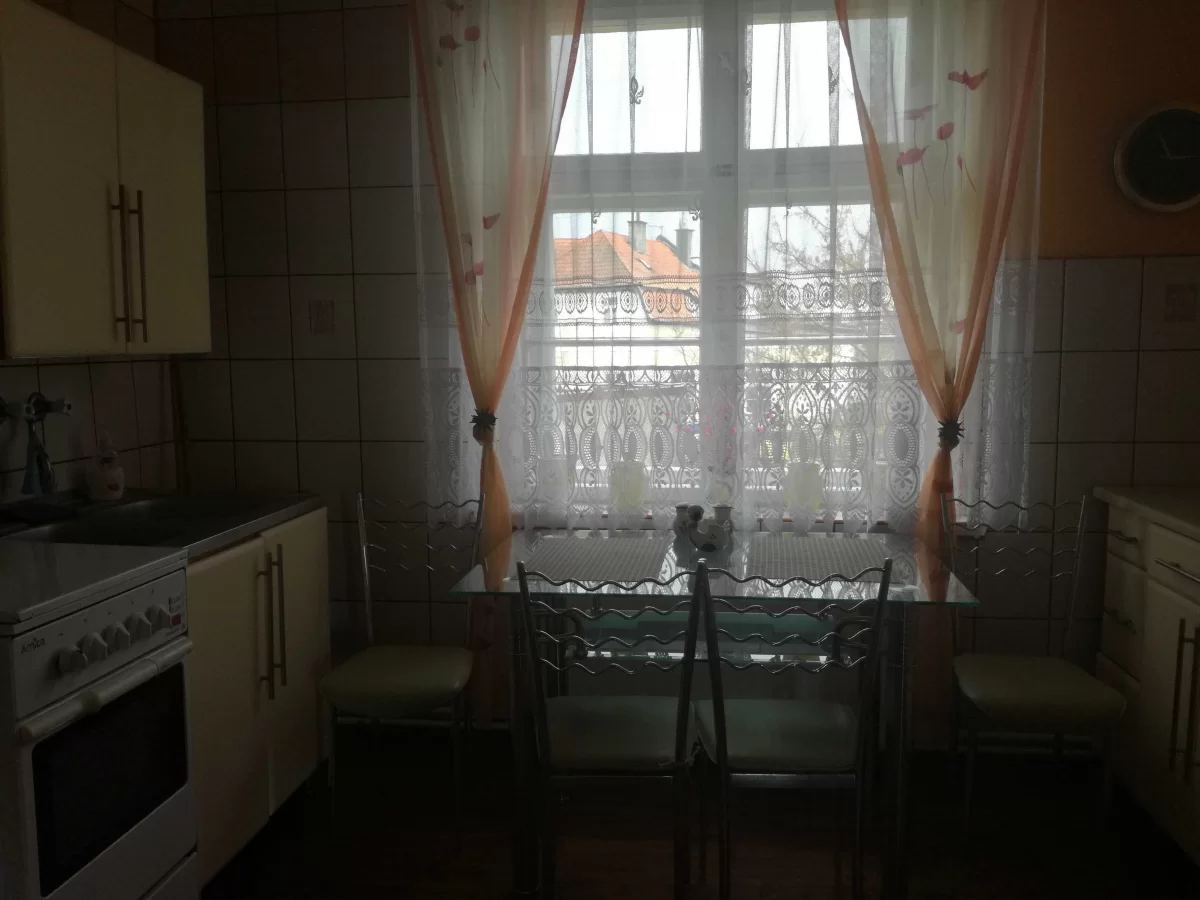 sprzedam Mieszkanie centrum miasta Mrągowo 80.6m2 altanka podwórko