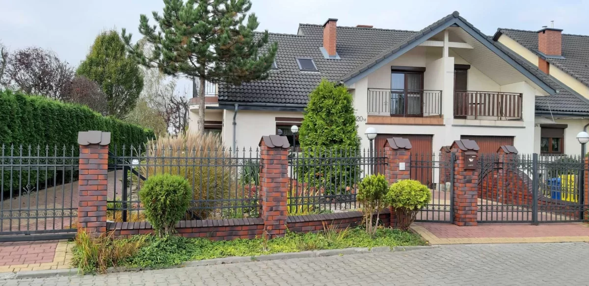 Sprzedam dom Skierniewice w szeregu wolną od zgielku miasta