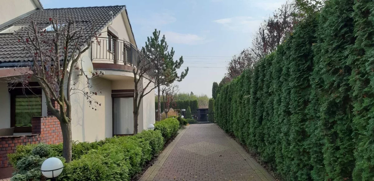 Sprzedam dom Skierniewice w szeregu wolną od zgielku miasta