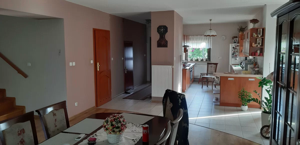 Sprzedam dom Skierniewice w szeregu wolną od zgielku miasta