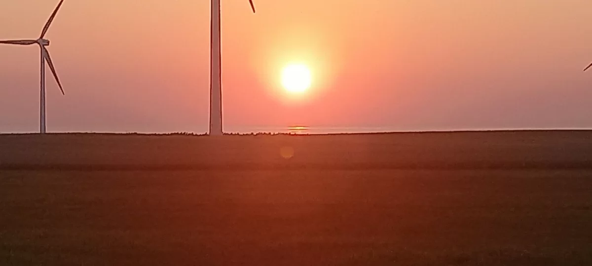 Sprzedam działkę nad morzem, z widokiem na morze.