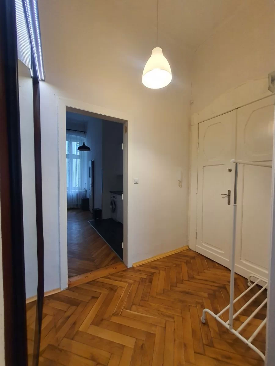 Mieszkanie w zabytkowej kamienicy na ul. Dęblińskiej w Sosnowcu