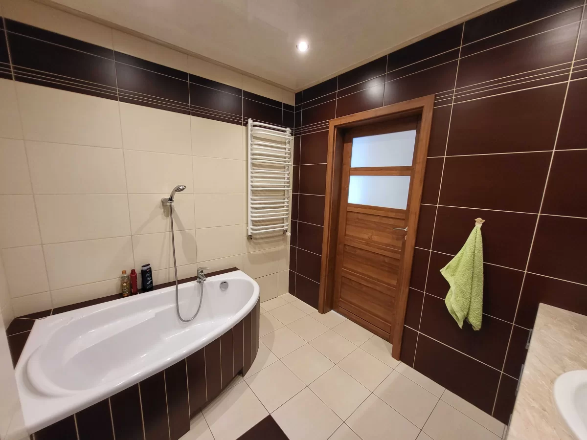 Przestronny apartament na 1 piętrze bezczynszowy