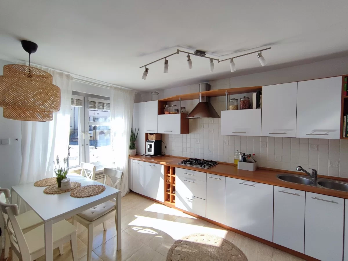 Mieszkanie 1 piętro 2 pokoje Balkon Centrum Kominek Strych Piwnica