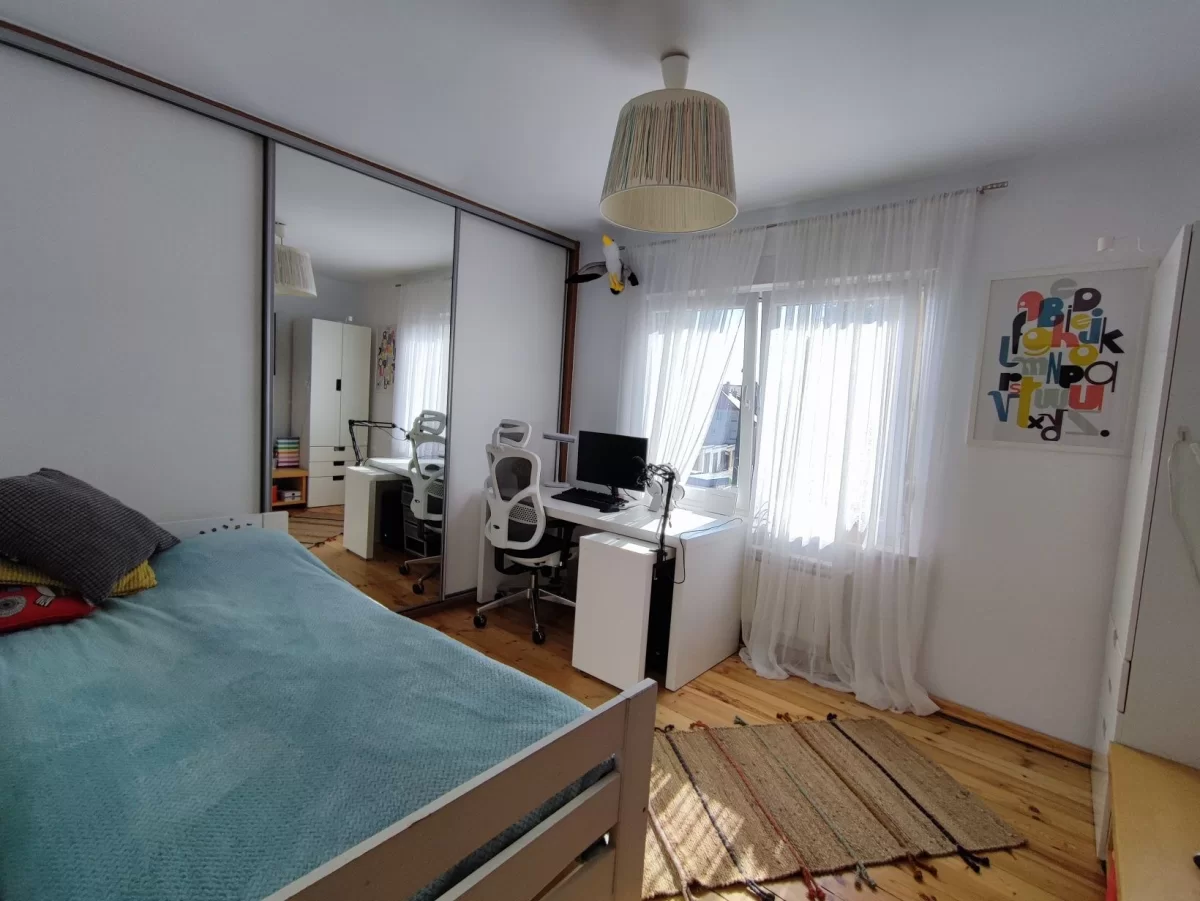 Mieszkanie 1 piętro 2 pokoje Balkon Centrum Kominek Strych Piwnica