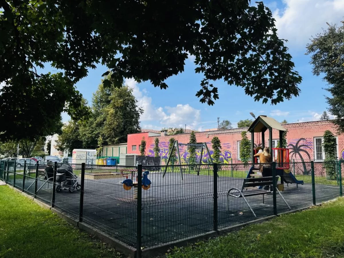 Mieszkanie 65 m2,ul.Leśna 13, 3 pokoje,4 piętro, balkon,piwnica,jasne
