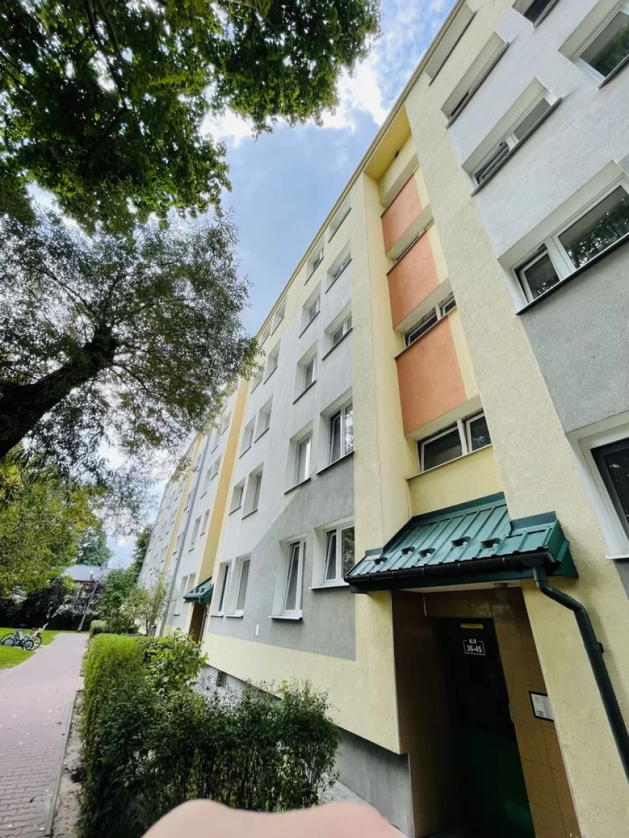 Mieszkanie 65 m2,ul.Leśna 13, 3 pokoje,4 piętro, balkon,piwnica,jasne