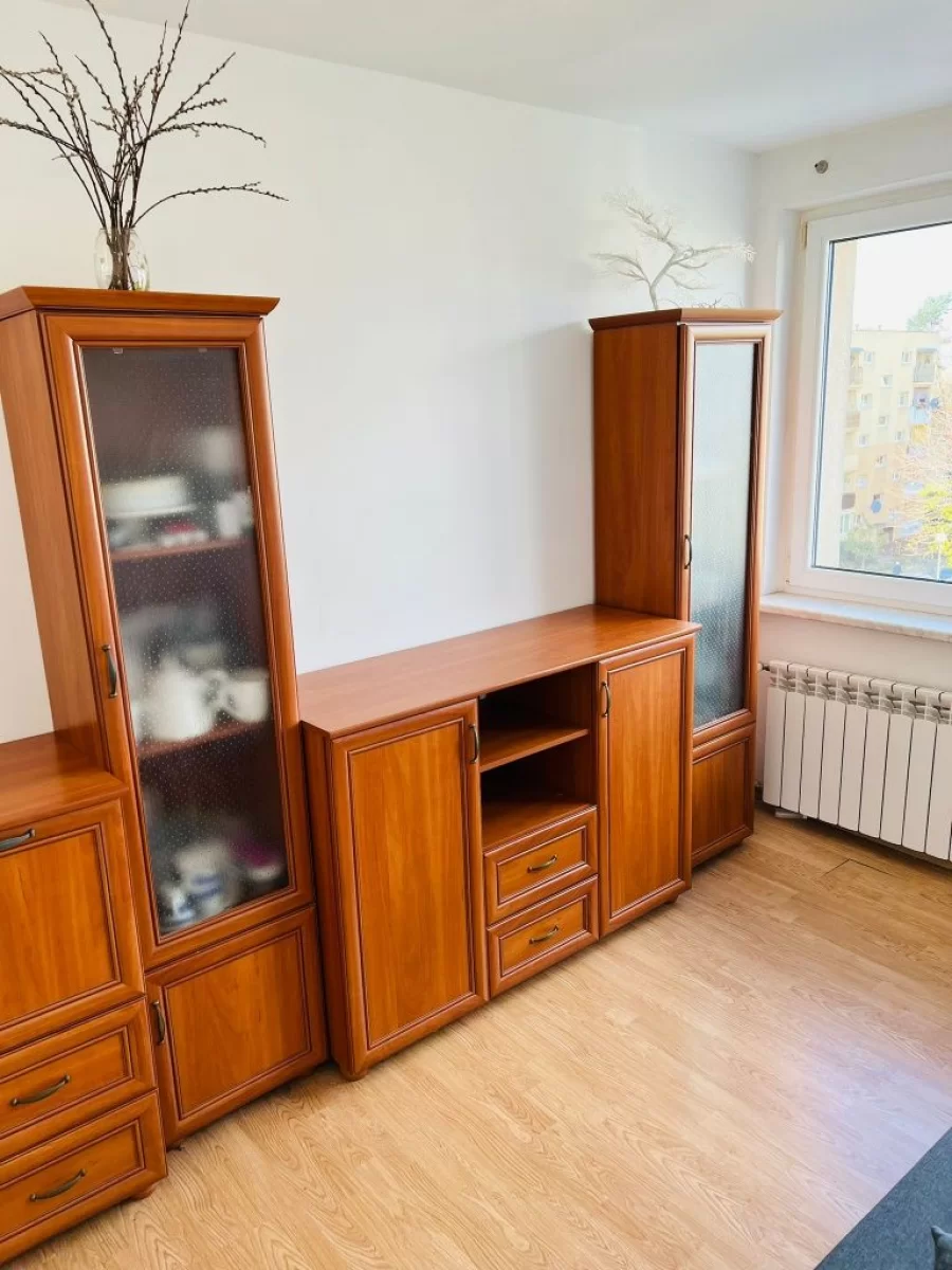 4 pokojowe mieszkanie na Osiedlu Cetralnym 55,81m2 + duża piwnica 10m2
