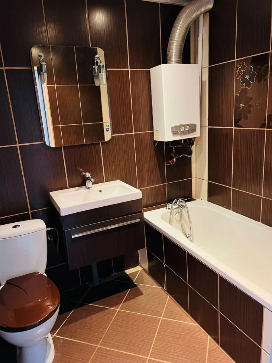 4 pokojowe mieszkanie na Osiedlu Cetralnym 55,81m2 + duża piwnica 10m2