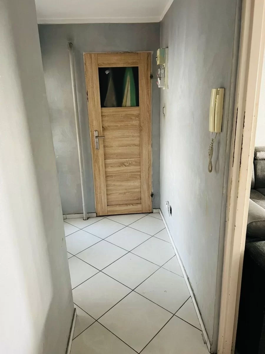 4 pokojowe mieszkanie na Osiedlu Cetralnym 55,81m2 + duża piwnica 10m2