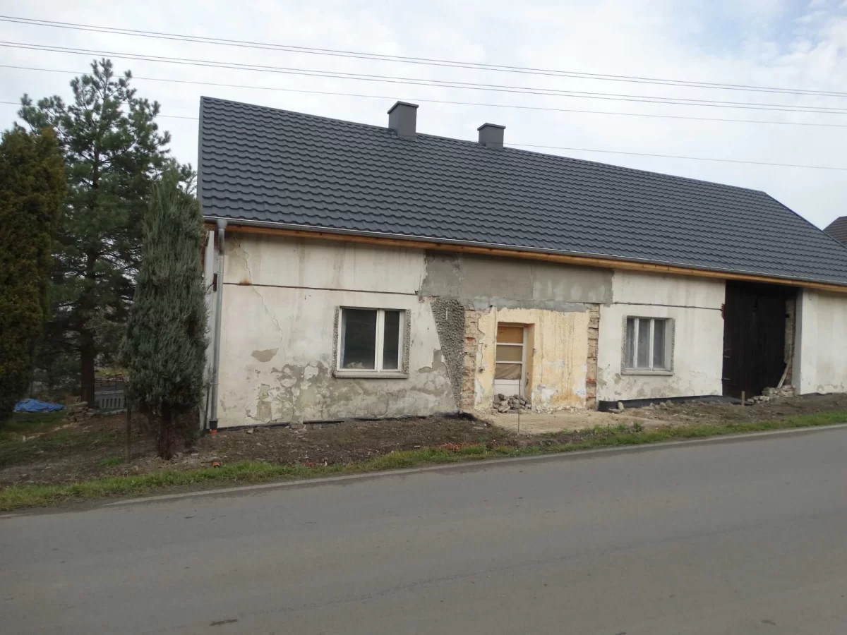 Sprzedam Mały domek z dużą działką w Kobyla