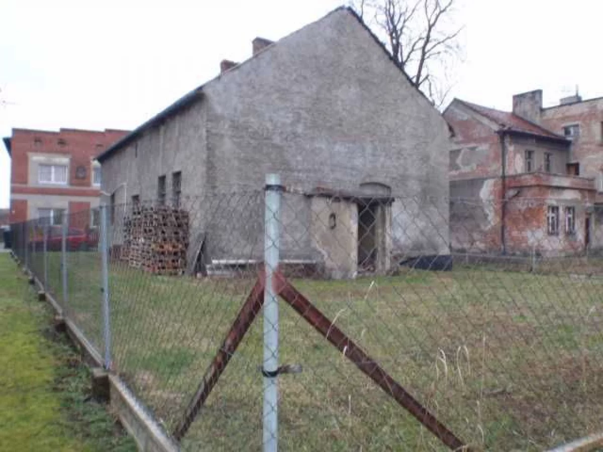 Dom do remontu z uzbrojoną działką