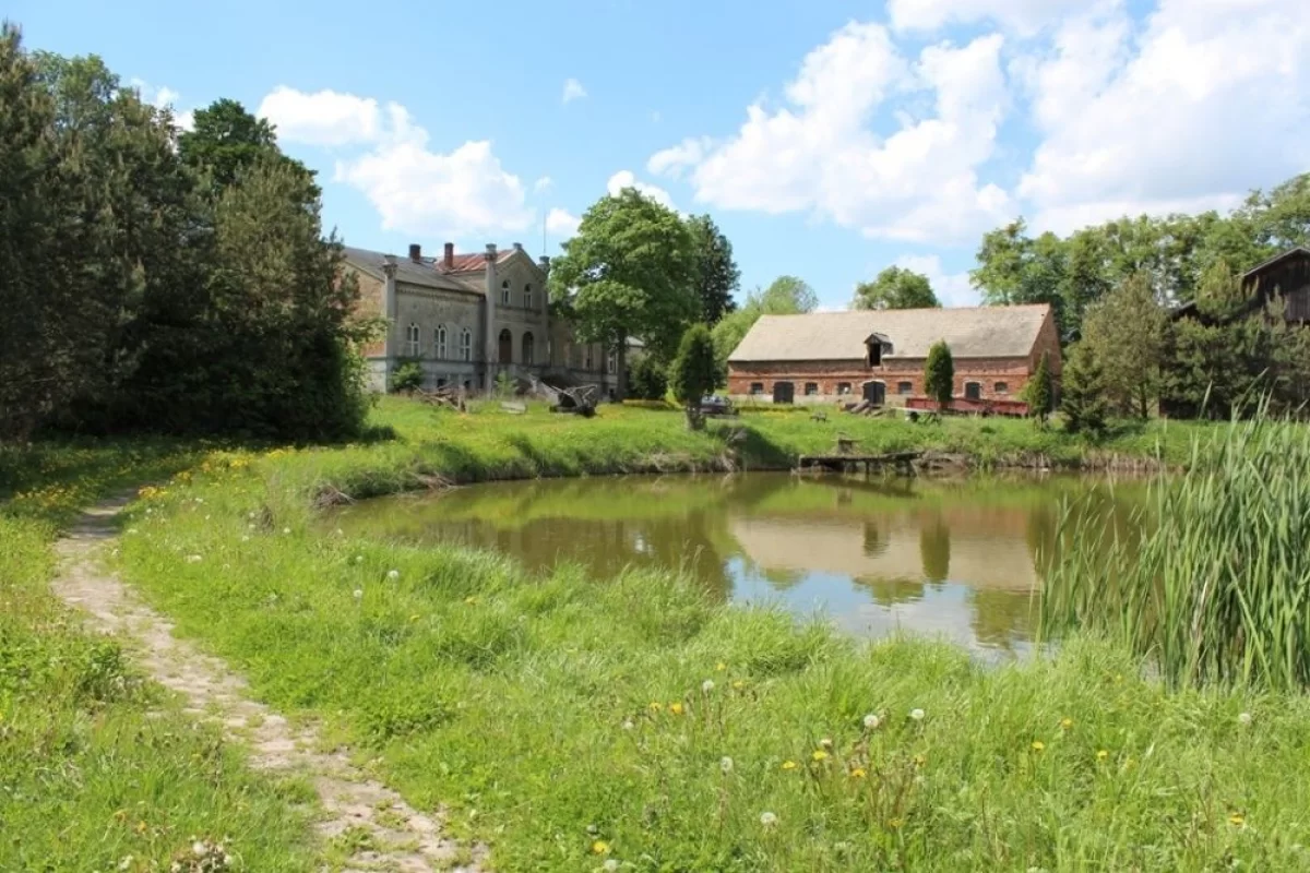 Zespół pałacowo parkowy dworek zabytkowy nieruchomość pałac dom