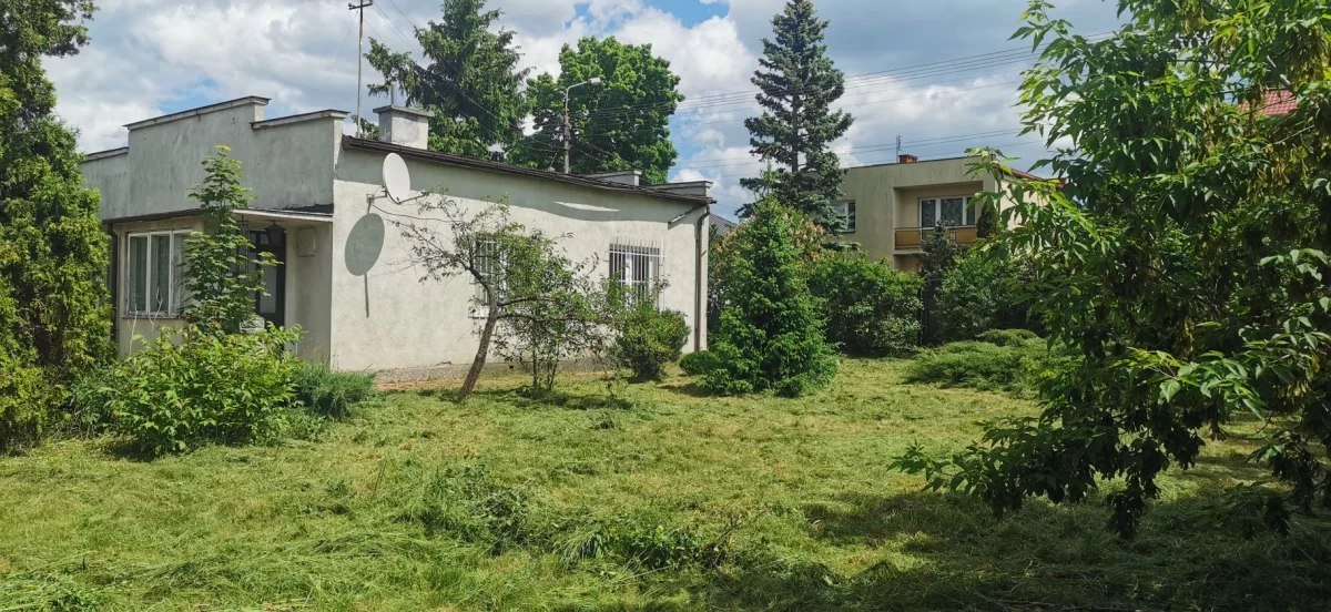 Łomianki dom na ładnej działce, centrum