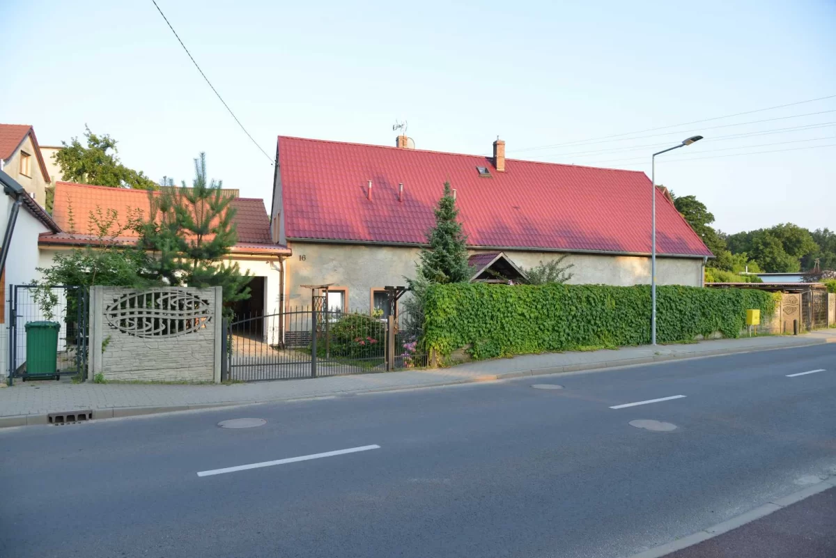 Dom wolnostojący Żary, działka 10 ar, garaż dwustanowiskowy